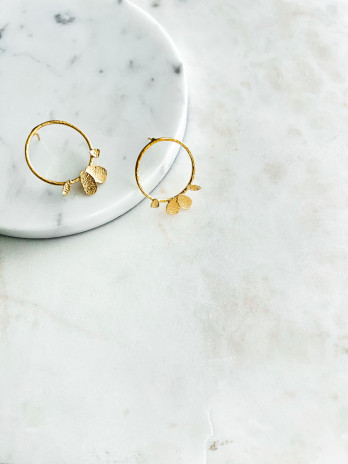 BRINCOS CIRCULO MARTELADO PRATA DOURADA