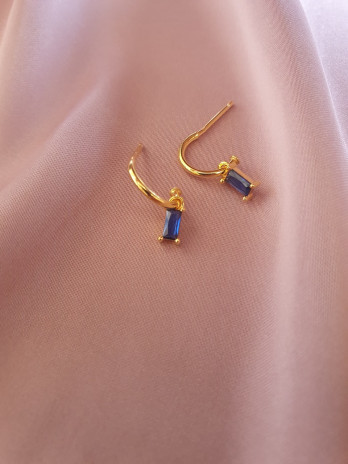 BRINCO PENDENTE AZUL EM PRATA DOURADA