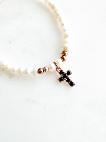 PULSEIRA PÉROLAS E CRUZ ROSE GOLD