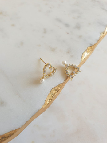 BRINCOS HEART PEARLY PRATA DOURADA