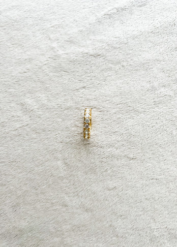 ALIANÇA MEMÓRIA CRISTAIS BRANCOS PRATA DOURADA