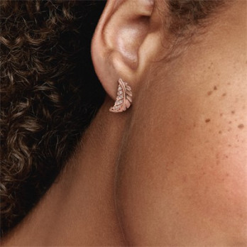BRINCOS FLOATING CURVED FEATHER PANDORA