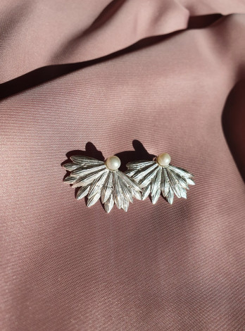 BRINCOS LEQUE FOLHA COM PEROLA