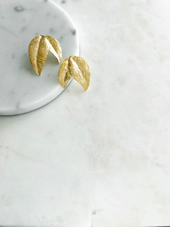 BRINCOS FOLHA PRATA DOURADA